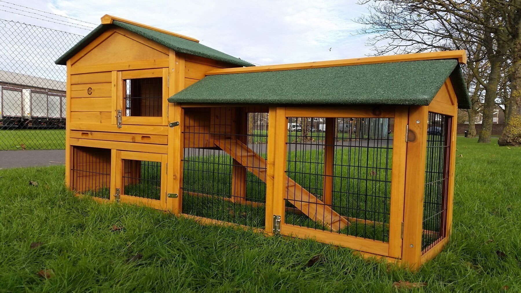 Rabbit-Hutch-Smokey-XL-design.jpg Shadow XL Rabbit Hutch - Image 1