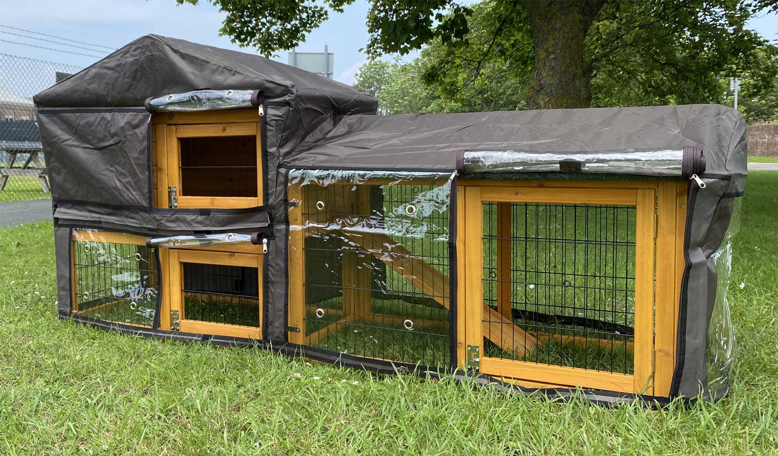 smokeyxlcovera2.jpg Cover for Shadow XL Rabbit Hutch - Image 1