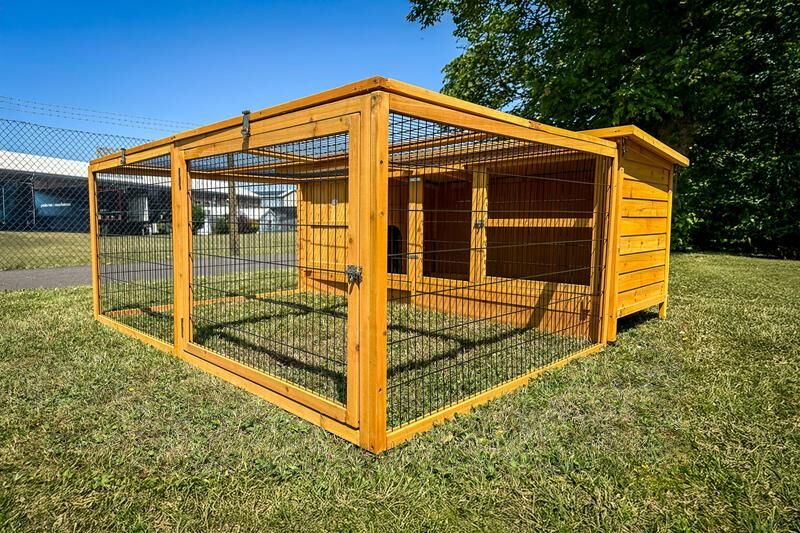 Thumper Natural XL Rabbit Hutch with Run - Image 1